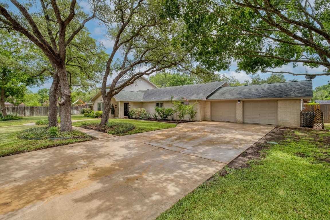 Property Photo:  506 Nixon Street  TX 78644 