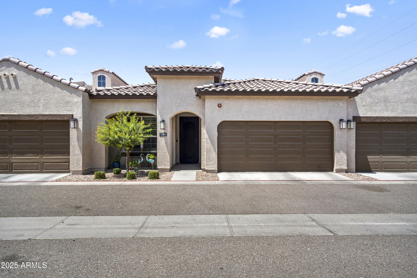 Property Photo:  1255 N Arizona Avenue 1104  AZ 85225 