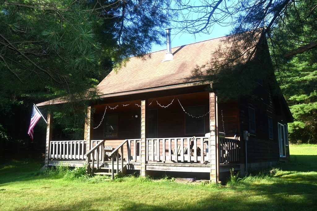 Property Photo: 2141 Roundtown Drive PA 16233