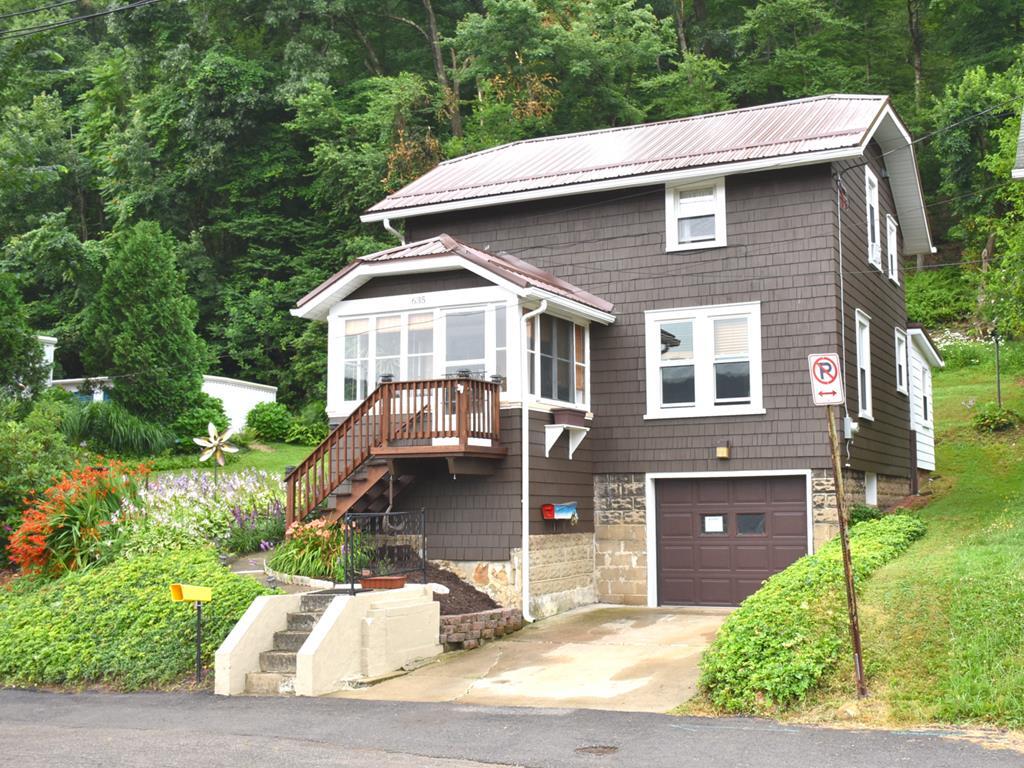 Property Photo: 635 Egbert Ave PA 16323
