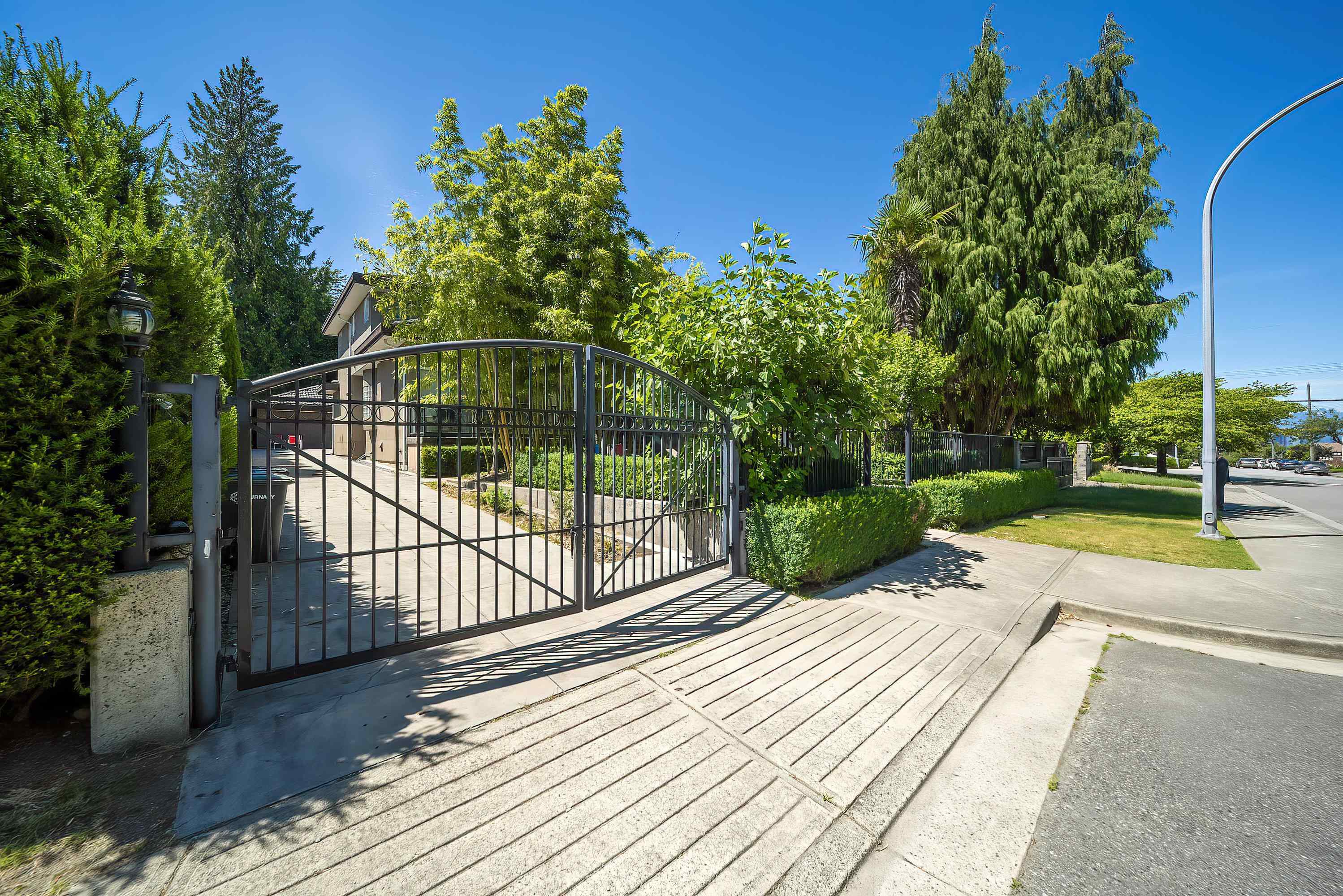 Photo de la propriété: 6337 Leibly Avenue BC V5E 3C9