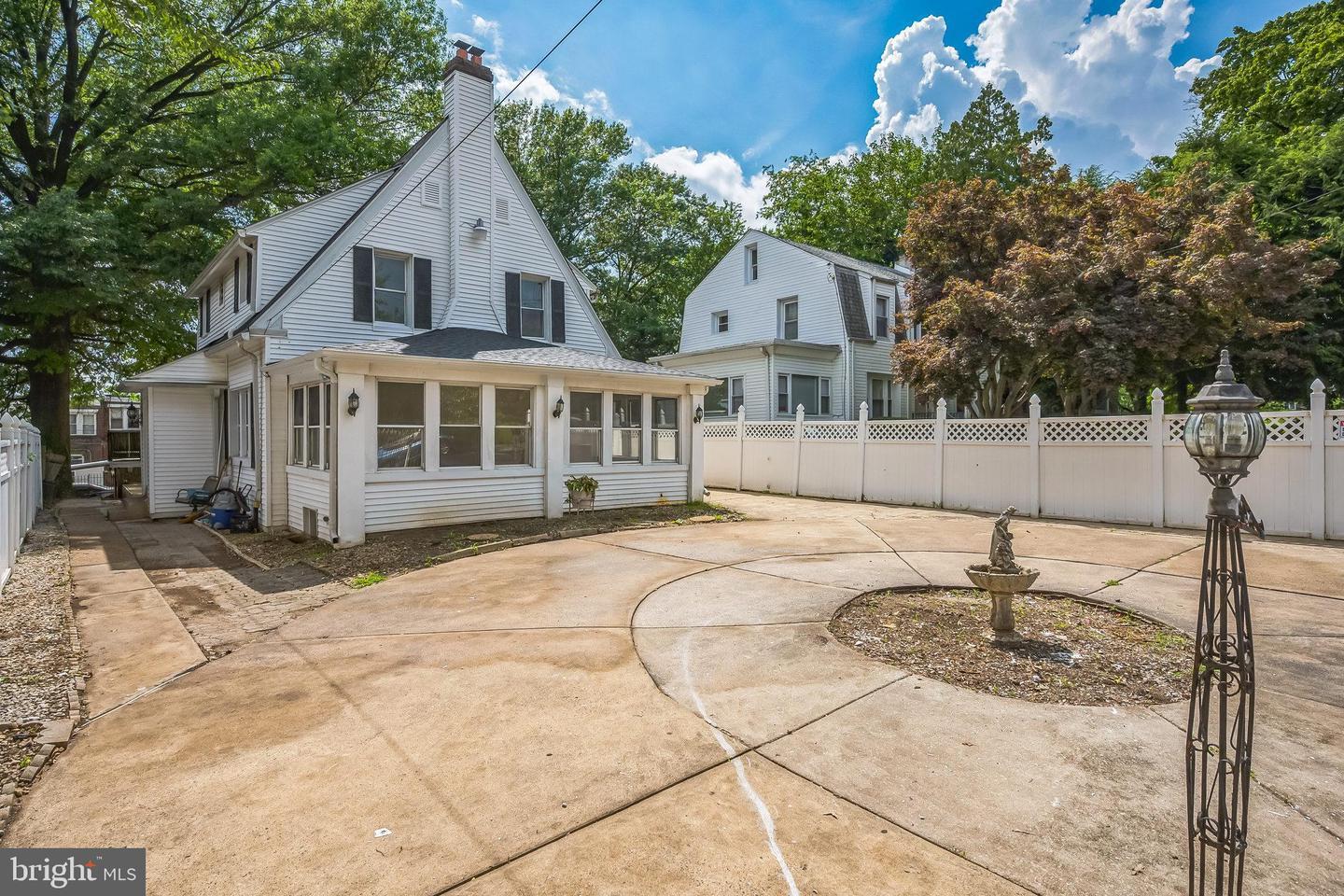 Property Photo: 1212 Arrott Street PA 19124