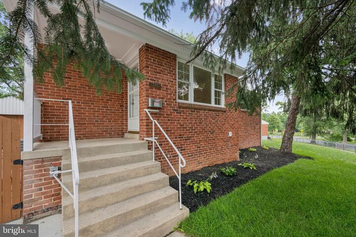 Property Photo: 1003 Ward Street MD 20707