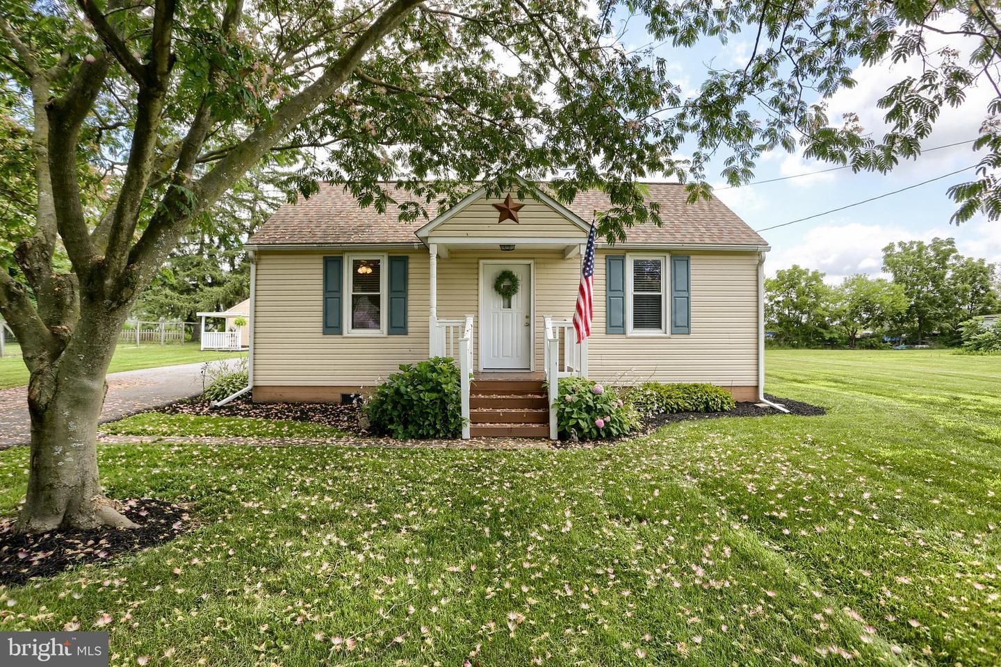 705 Range End Road  Dillsburg PA 17019 photo