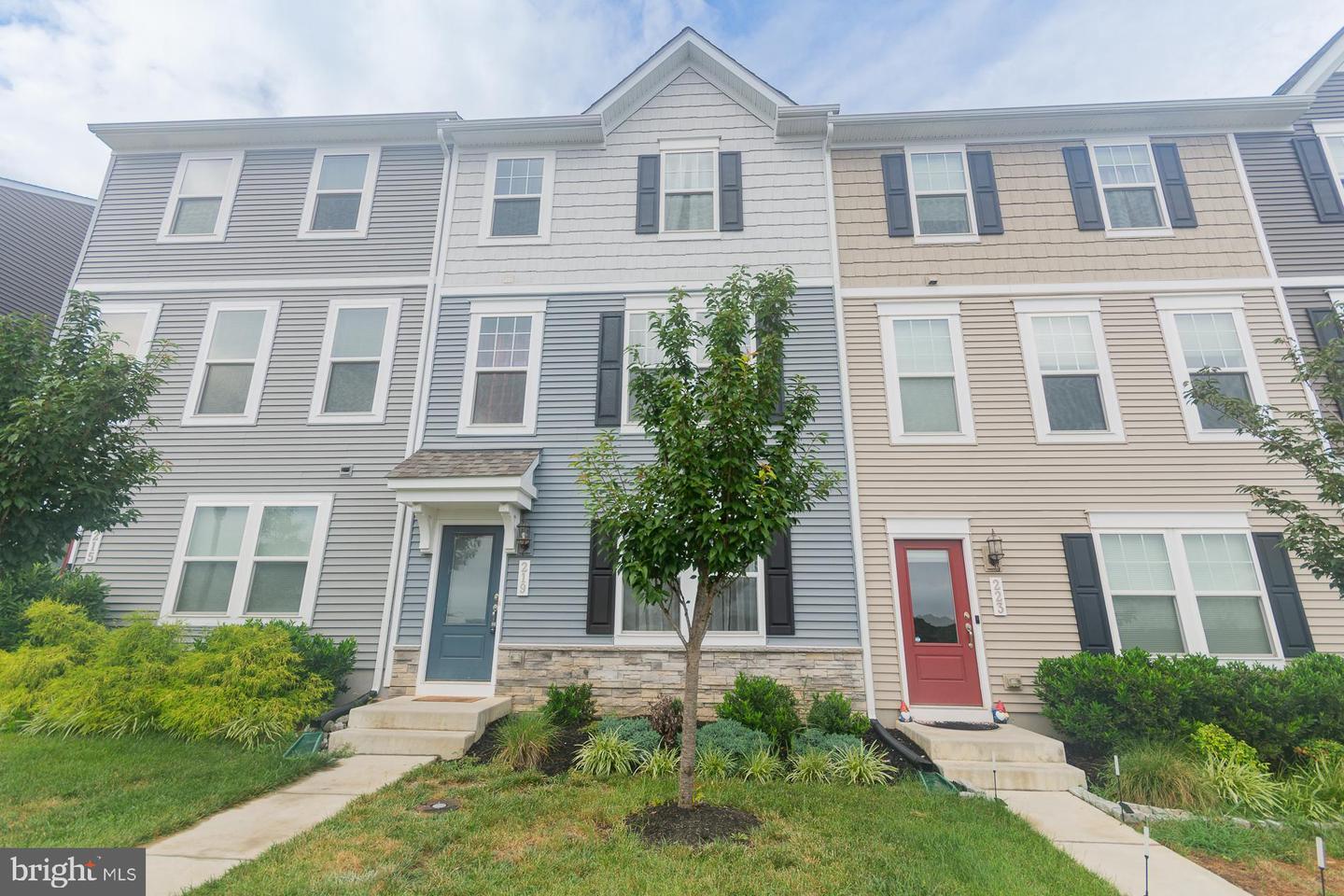 Property Photo:  219 Presidents Pointe Avenue  WV 25438 
