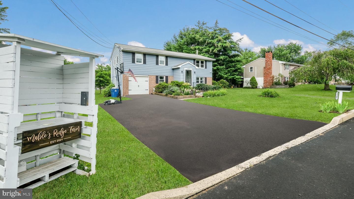 Property Photo: 1345 Meadow Lane PA 18944