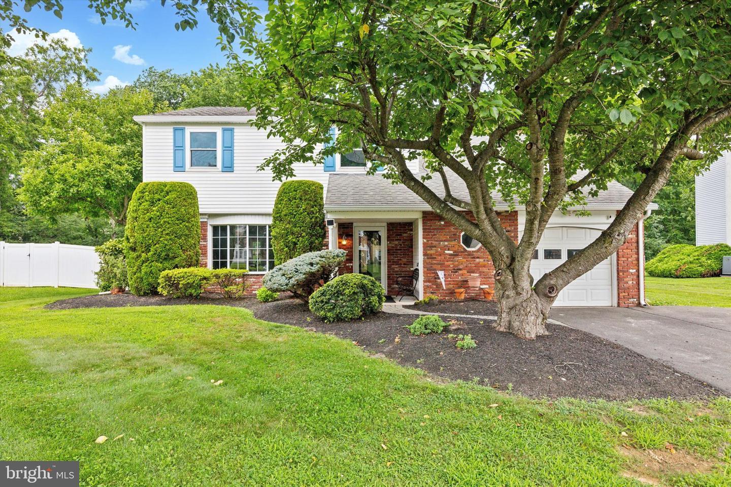 Property Photo: 15 Penn Circle PA 18966