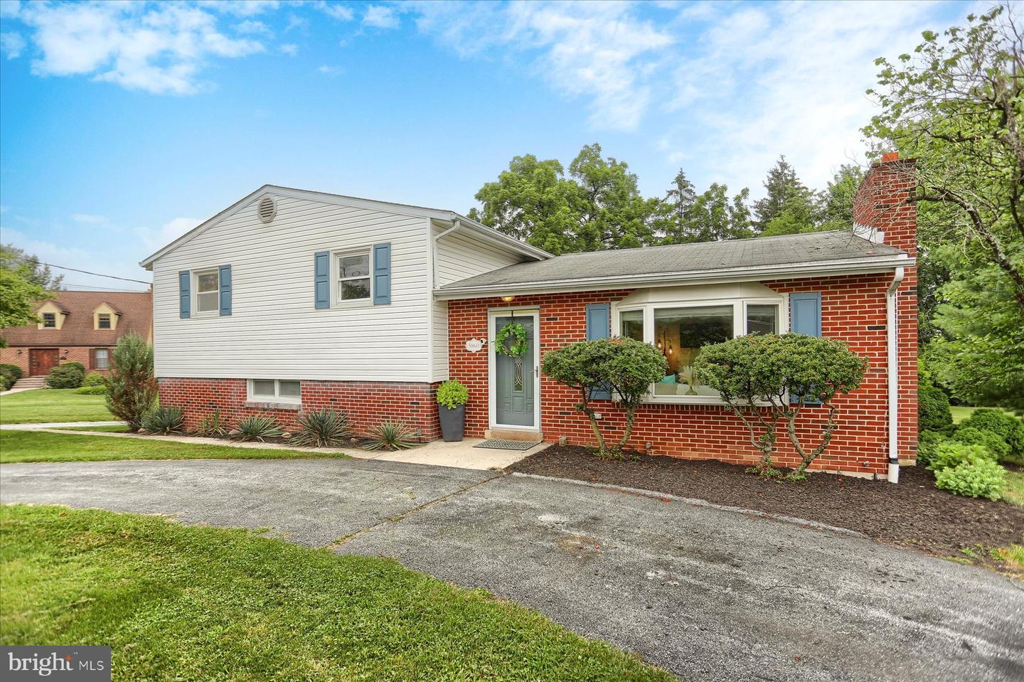 Property Photo:  5860 Mimosa Street  PA 17112 