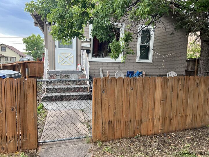 Property Photo: 115 W 7th St WY 82007