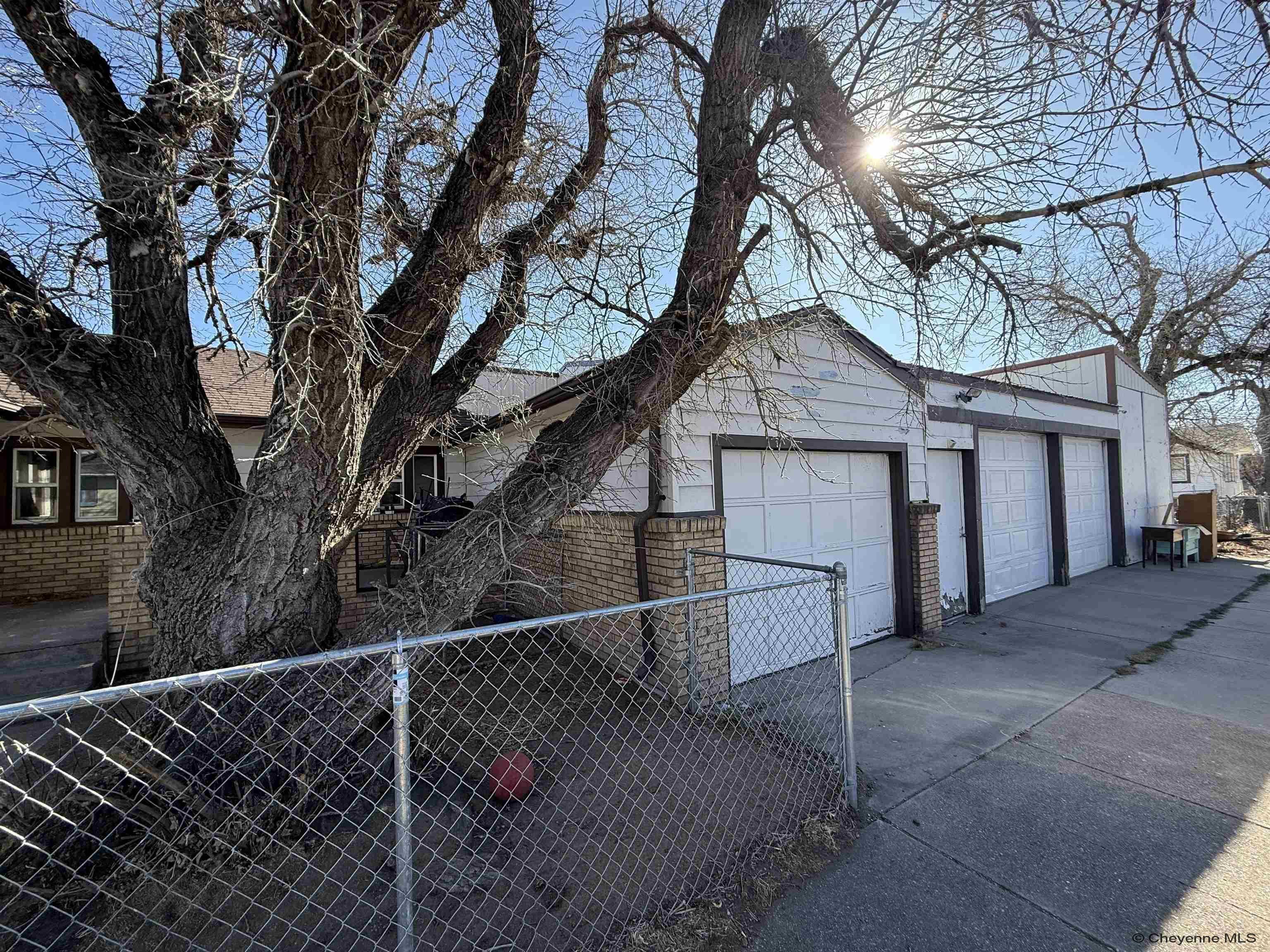 Property Photo:  819 Maxwell Ave  WY 82007 