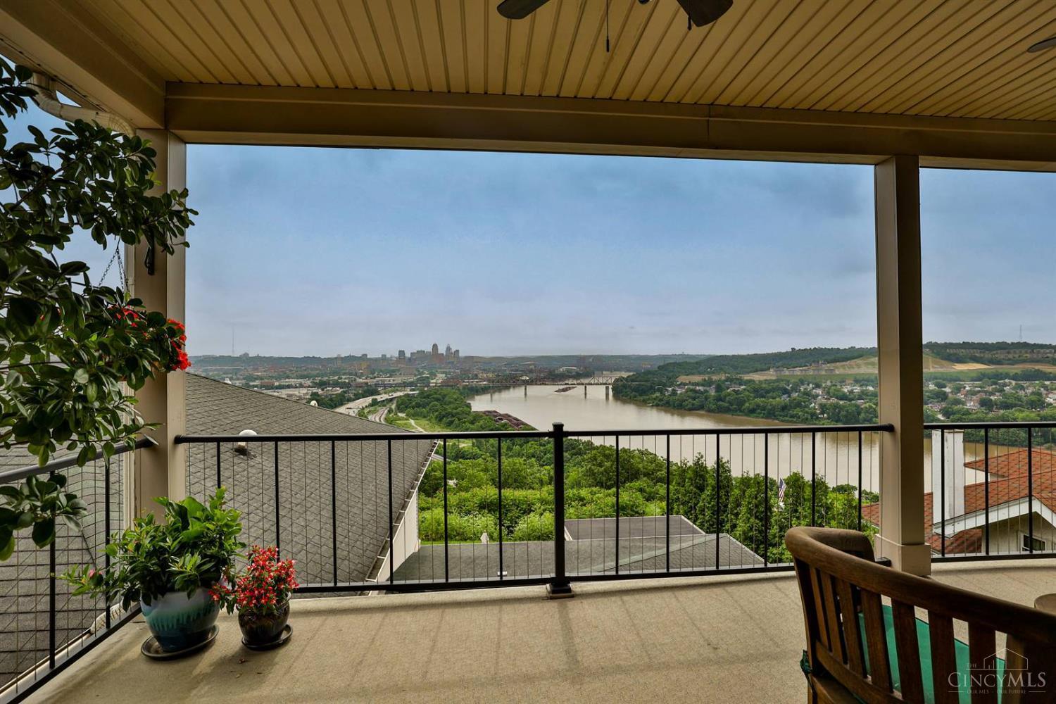 Property Photo:  542 Davenport Avenue  OH 45204 