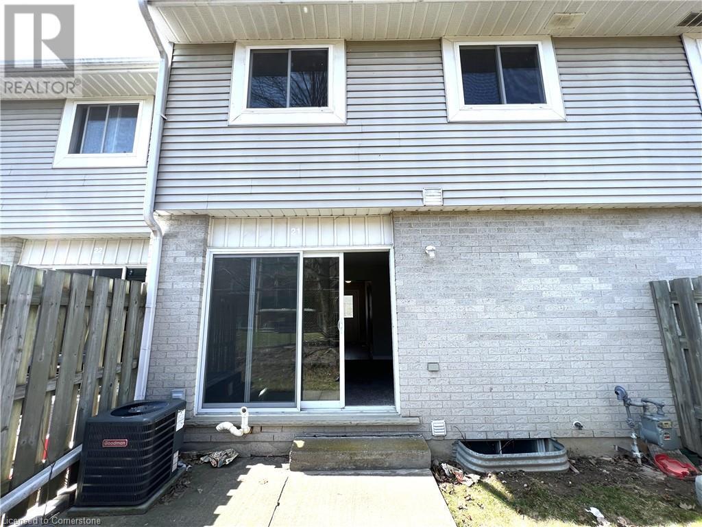 Property Photo:  125 Sekura Crescent 21  ON N1R 8B4 