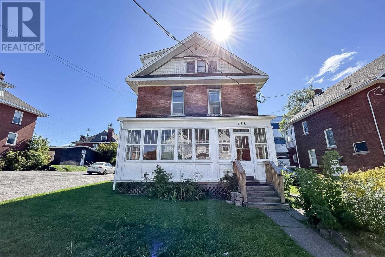 Photo de la propriété: 178 McDougald St ON P6A 3A8