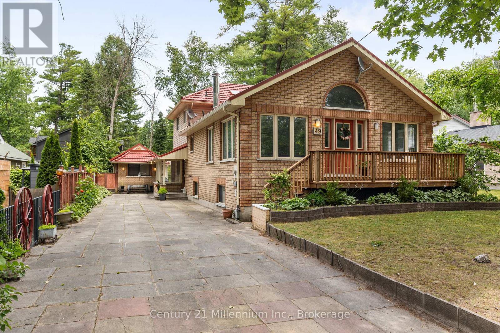 Property Photo:  49 32nd Street North  ON L9Z 2C4 