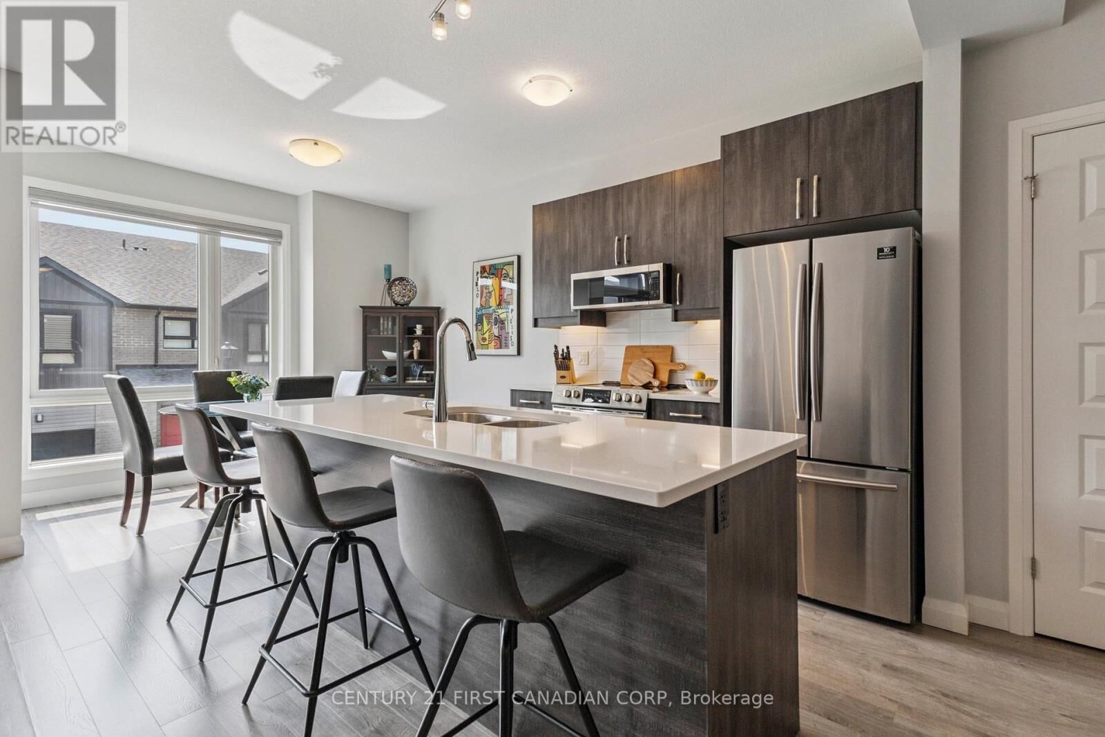 Property Photo: 819 Kleinburg Drive 13 ON N5X 0N6