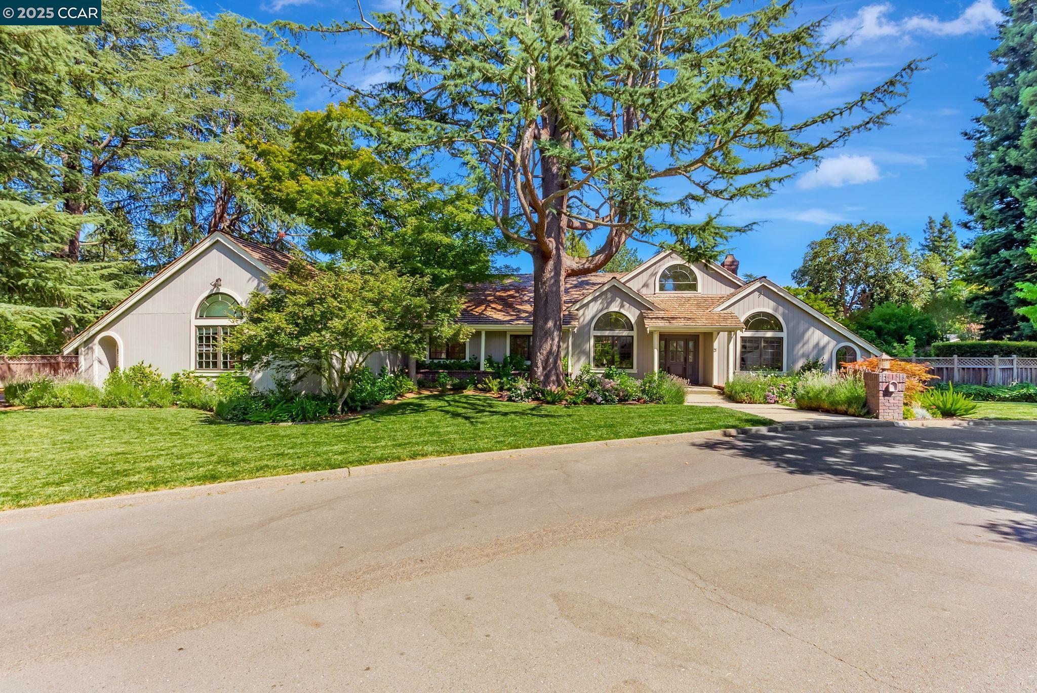 21 Carriage Ct  Alamo CA 94507 photo