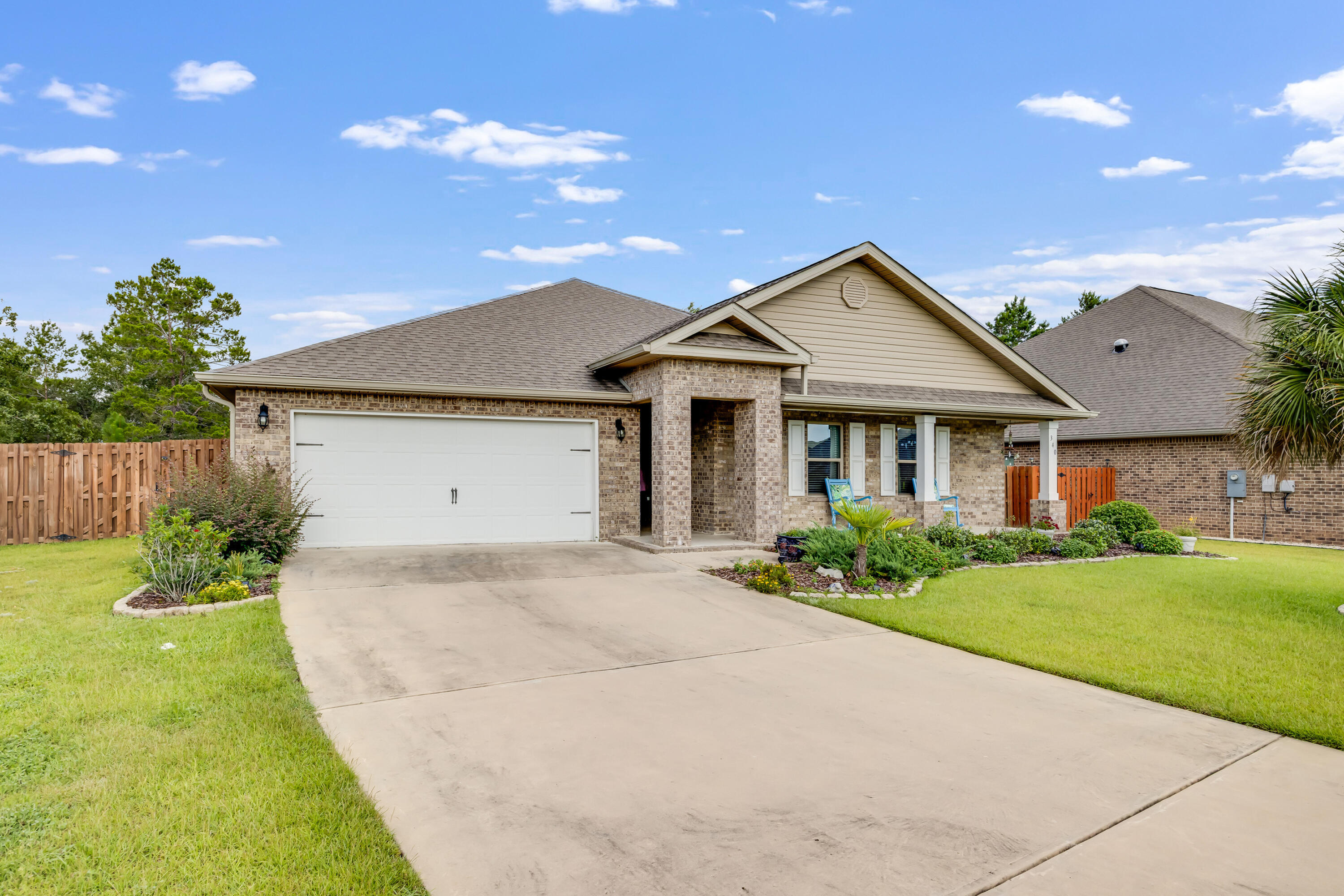 Property Photo: 340 Merlin Court FL 32539