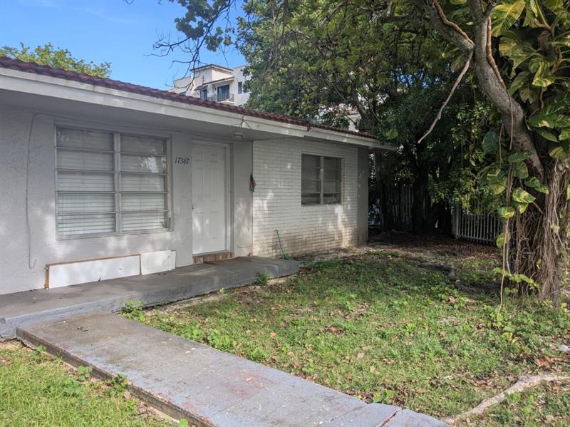 Property Photo: 17367 SW 95th Ave 17367 FL 33157