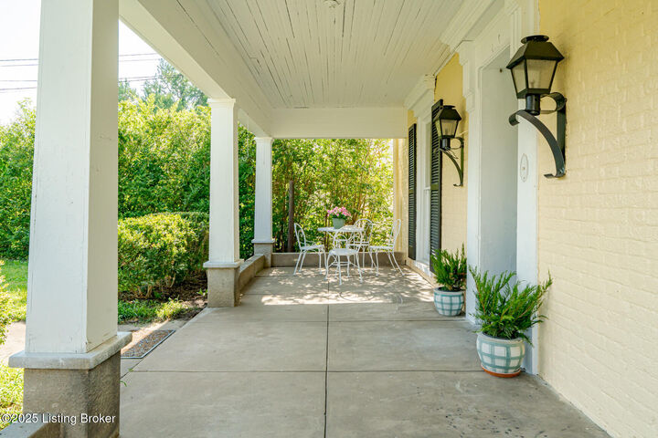 Property Photo:  613 Washington St  KY 40065 