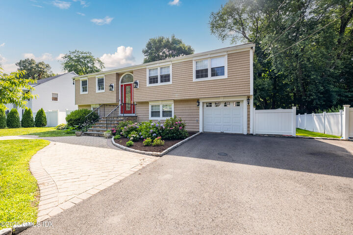 Property Photo: 41 Meyer Place CT 06878
