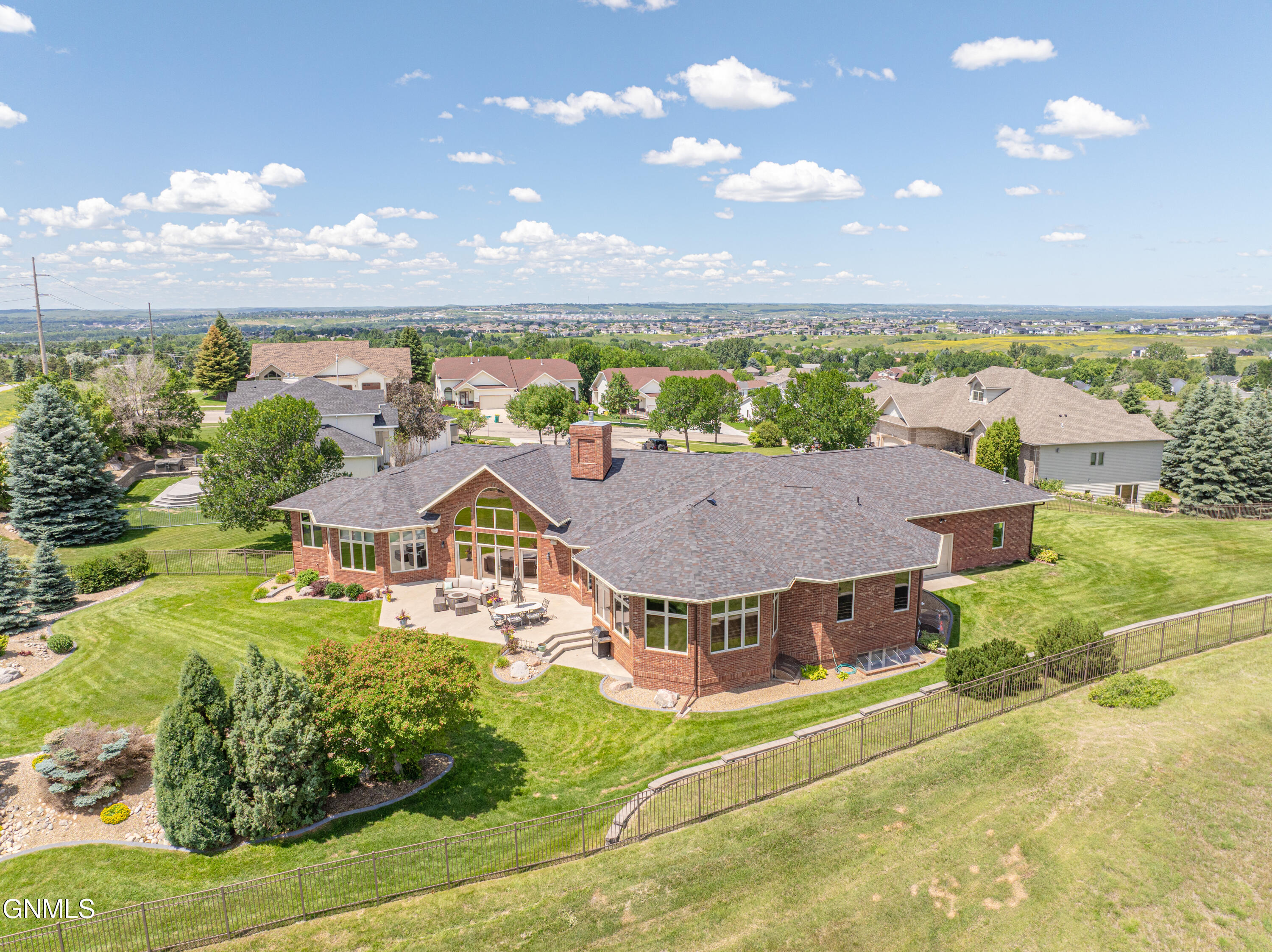 Property Photo:  901 Corvette Circle  ND 58503 