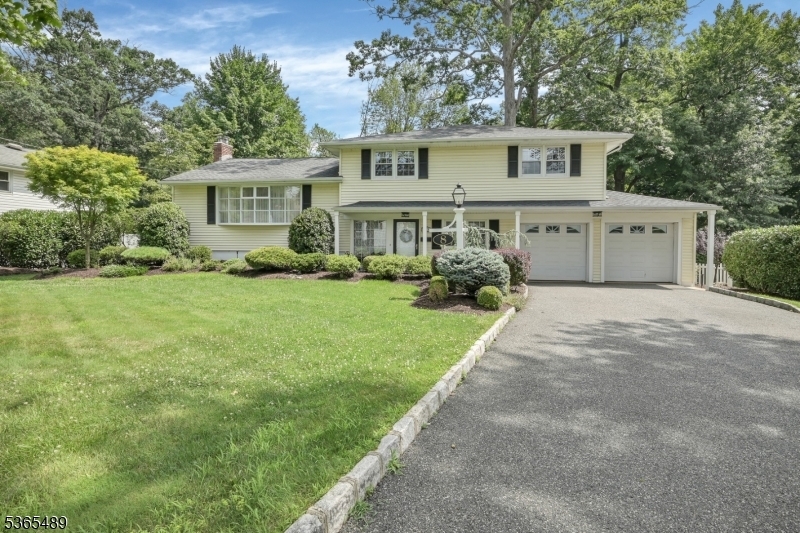 8 Manor Rd  Livingston Twp. NJ 07039 photo