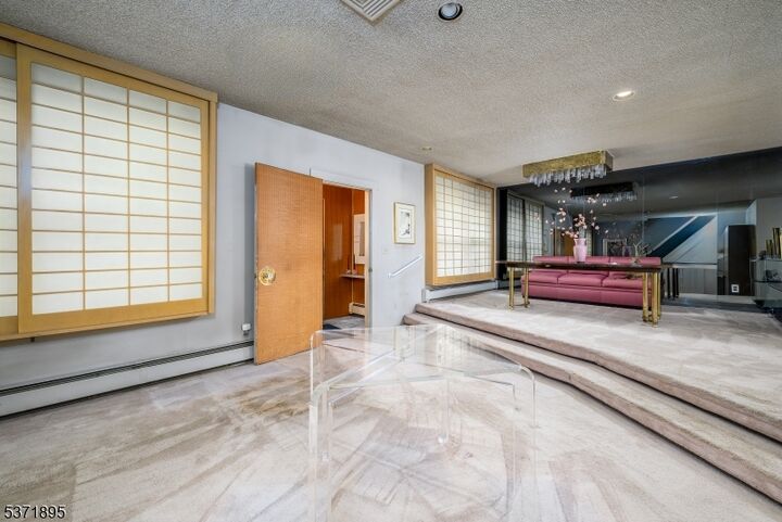 Property Photo:  390 South Pkwy  NJ 07014 