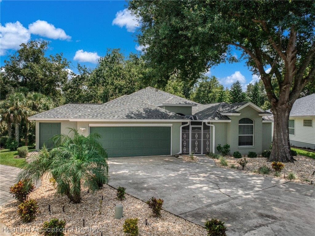 Property Photo: 3003 Oakhill Drive FL 33825