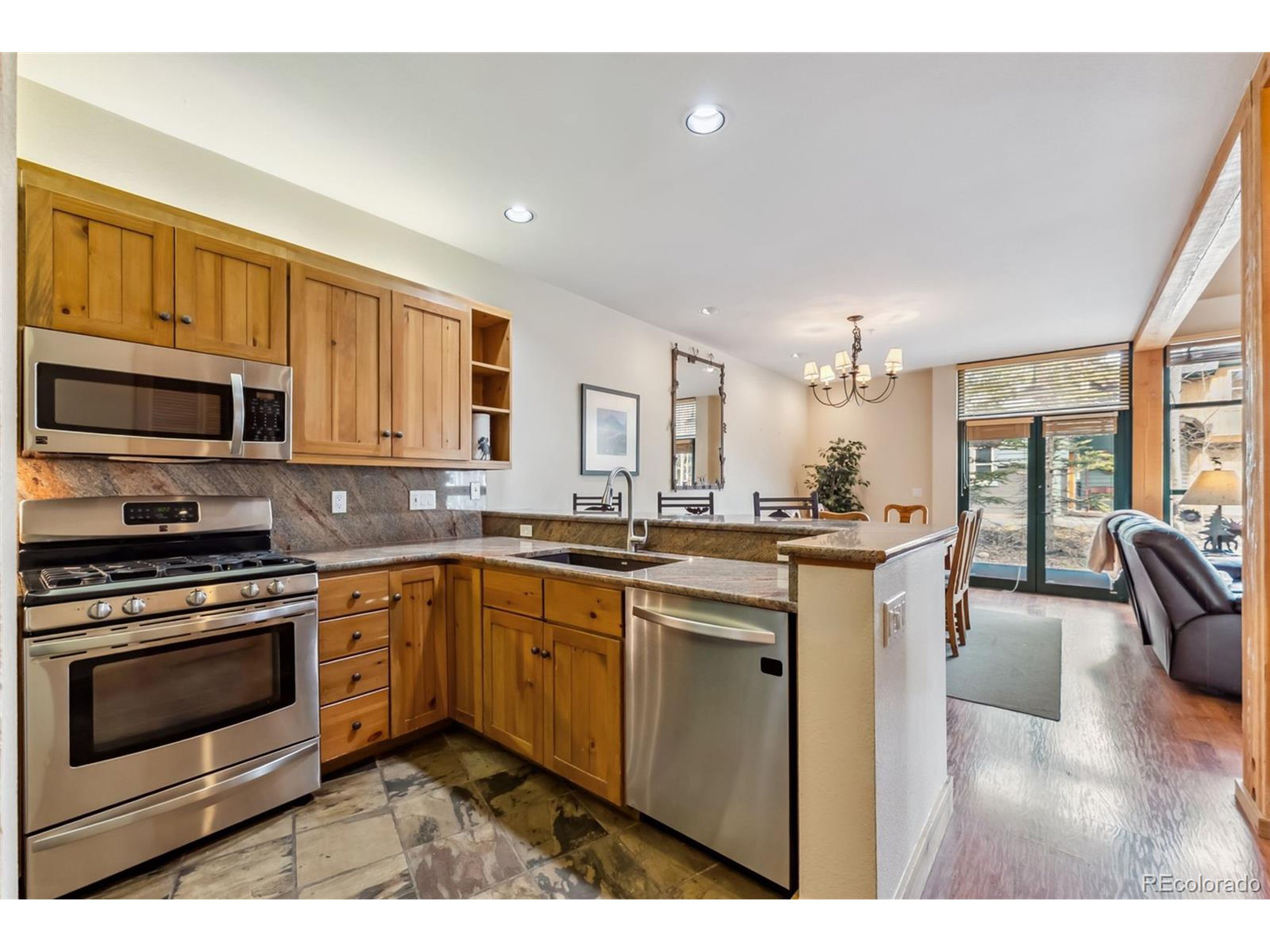 Property Photo:  