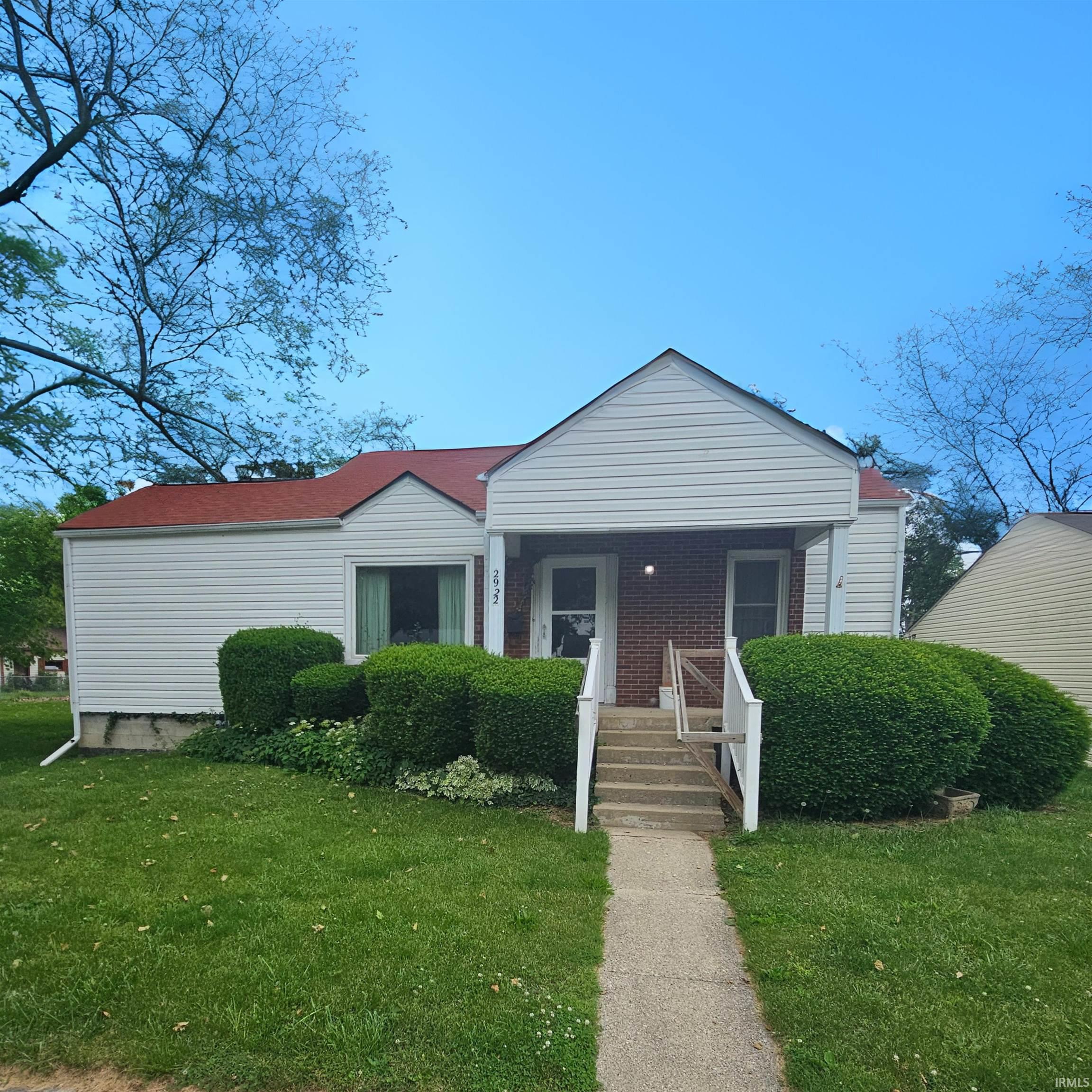 Property Photo:  2922 Sunnyside Avenue  IN 47362-2034 