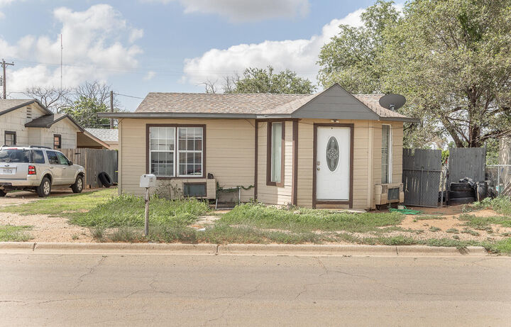 521 46th Street  Lubbock TX 79404 photo