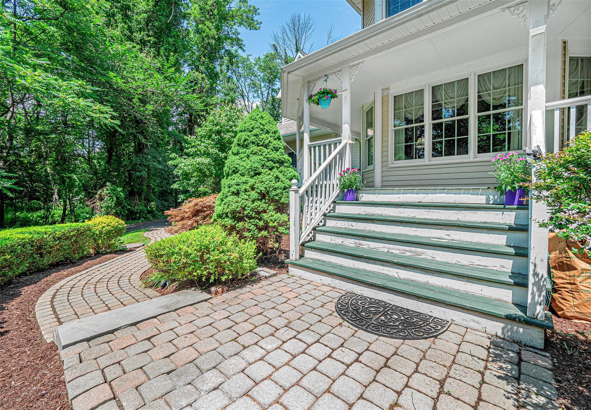 Property Photo:  84 Meadow Ridge Road  NY 10990 