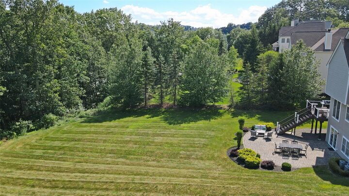 Property Photo:  10 Heather Ridge  NY 10930 