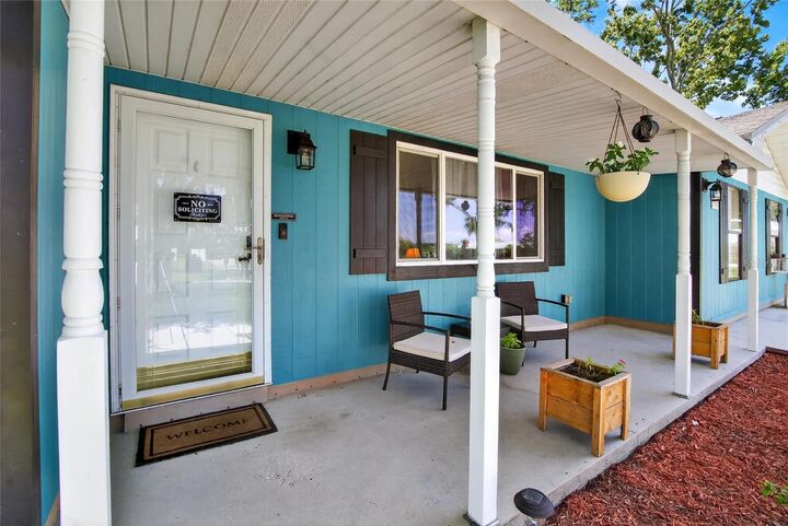 Property Photo:  5605 Driftwood Drive  FL 33809 