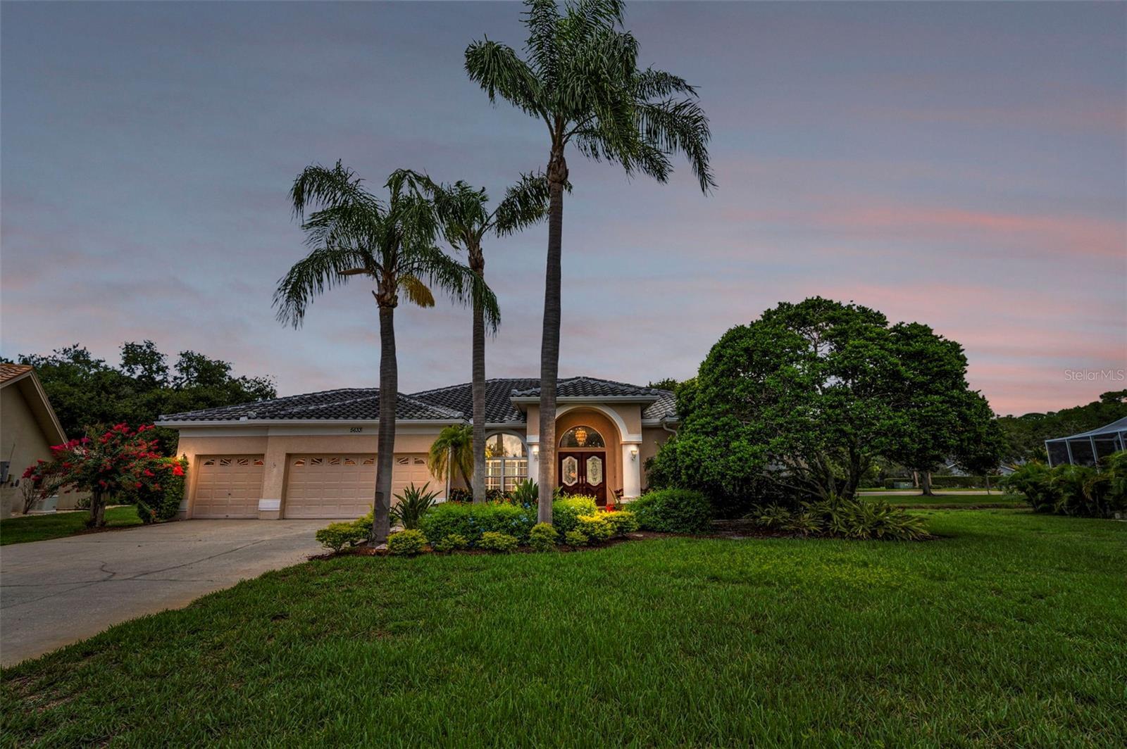 Property Photo: 5633 Wellington Court FL 34685