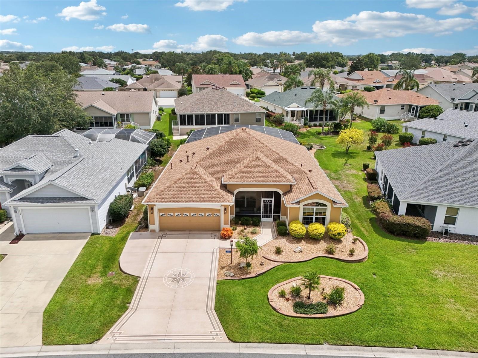 Property Photo: 1600 Arial Place FL 32162