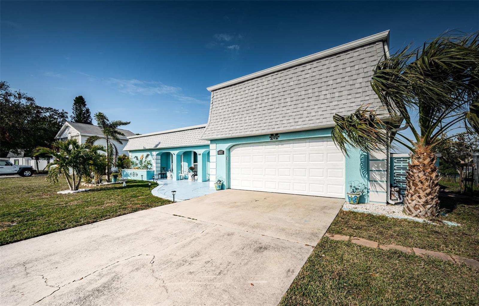 Property Photo: 3627 Grayton Drive FL 34652