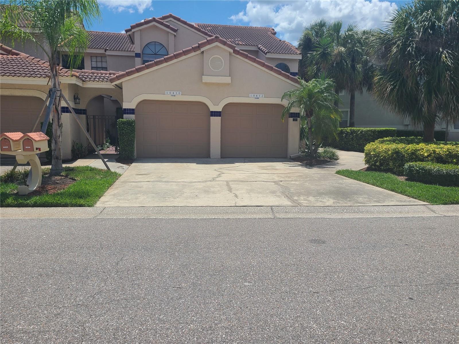 Property Photo: 10410 La Mirage Court 104 FL 33615