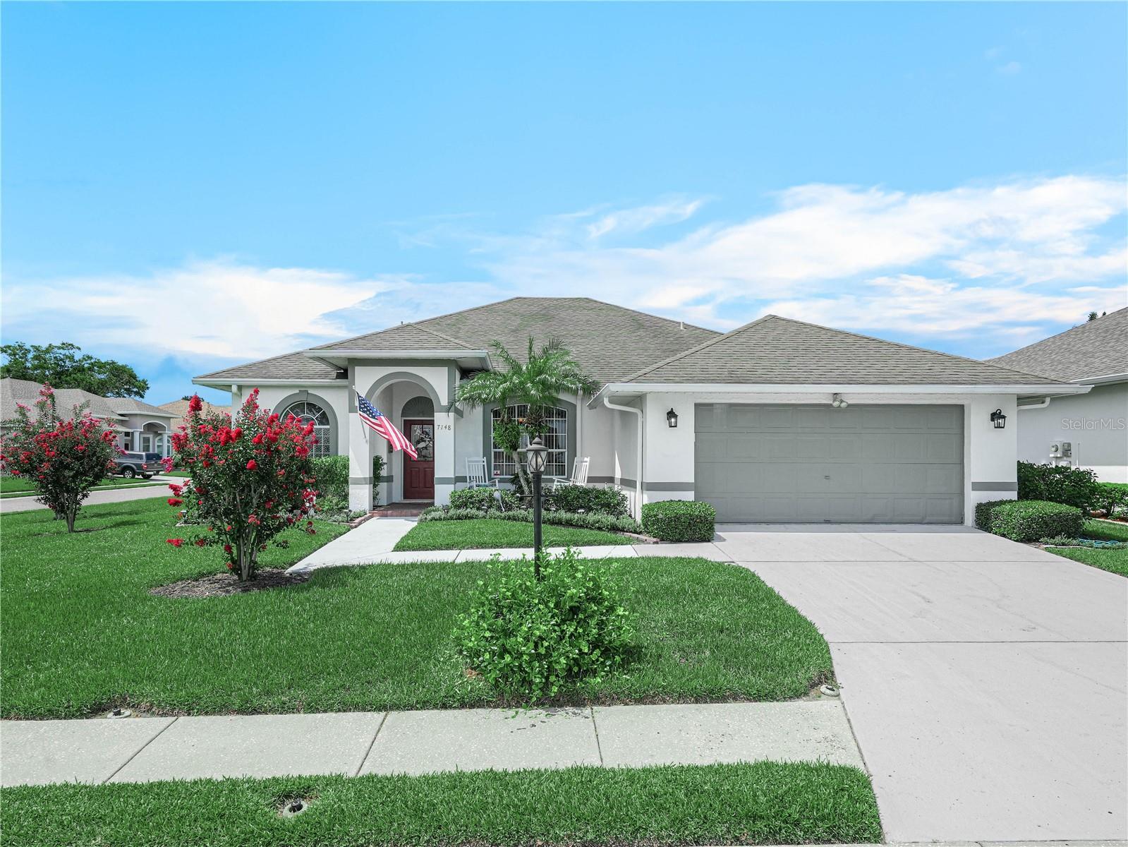 Property Photo: 7148 Hazeltine Circle FL 33810
