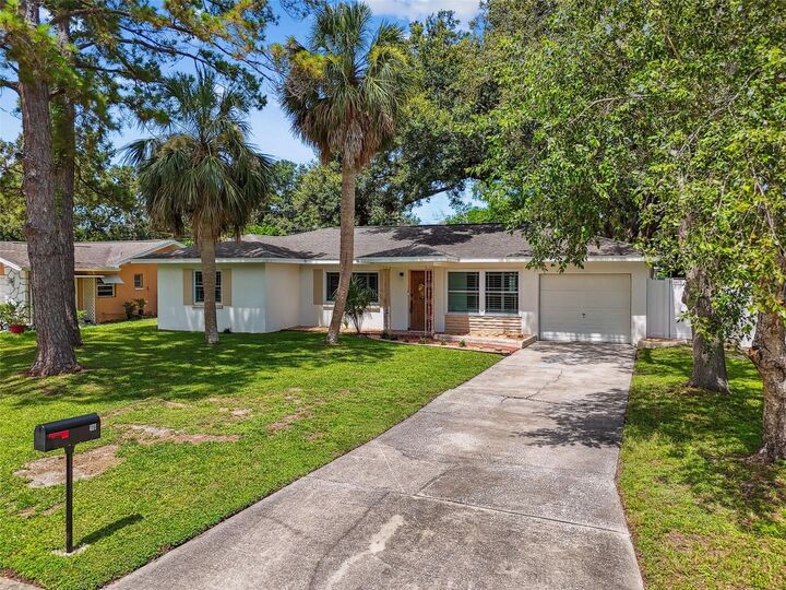 Property Photo:  16 N Comet Avenue  FL 33765 