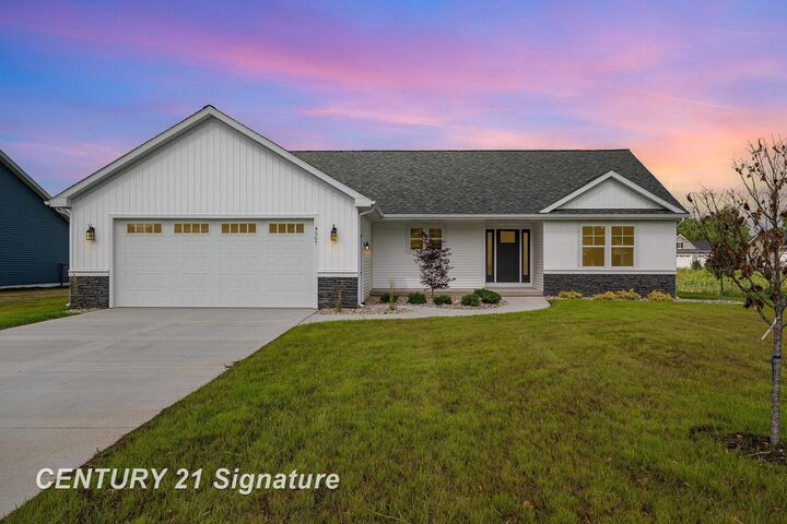 Property Photo:  4567 E Lakecress Drive  MI 48603 