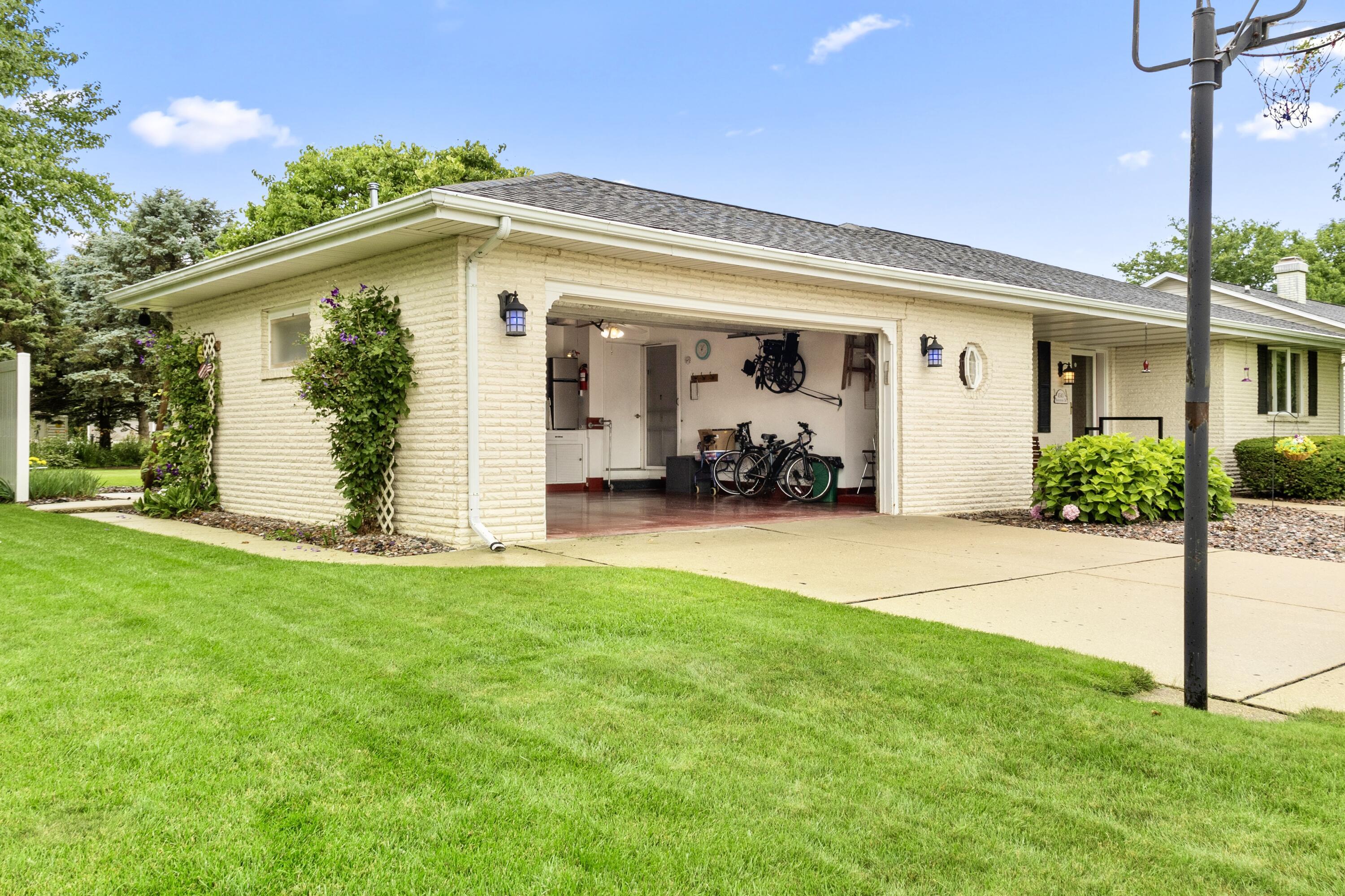 Property Photo: 4540 Hearthstone Dr WI 53546