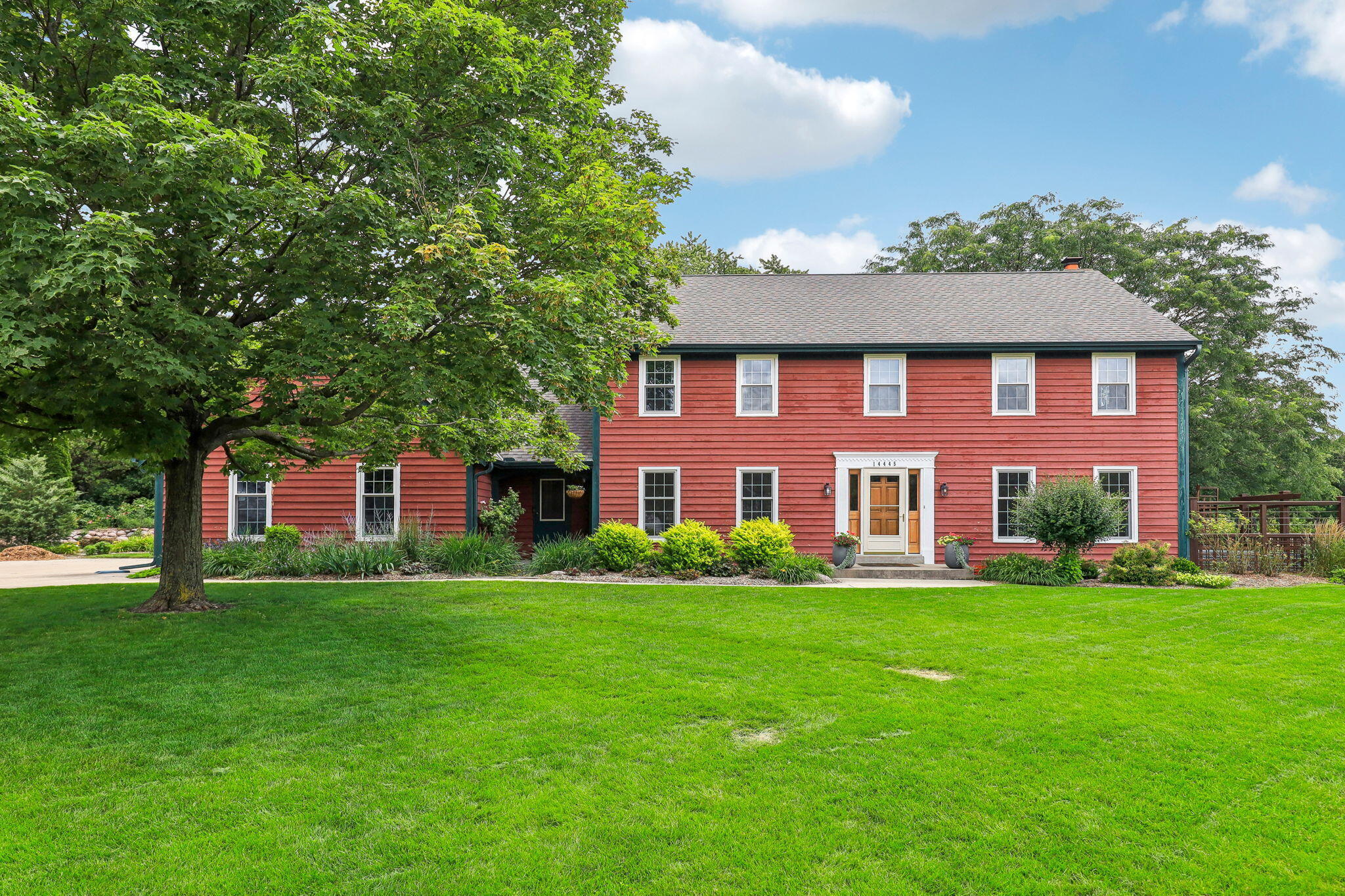 Property Photo: 14445 Cameron Ct 53005