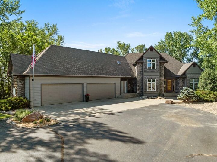 Property Photo:  807 17th Ave. NW 809 17th Ave. NW  ND 58703 