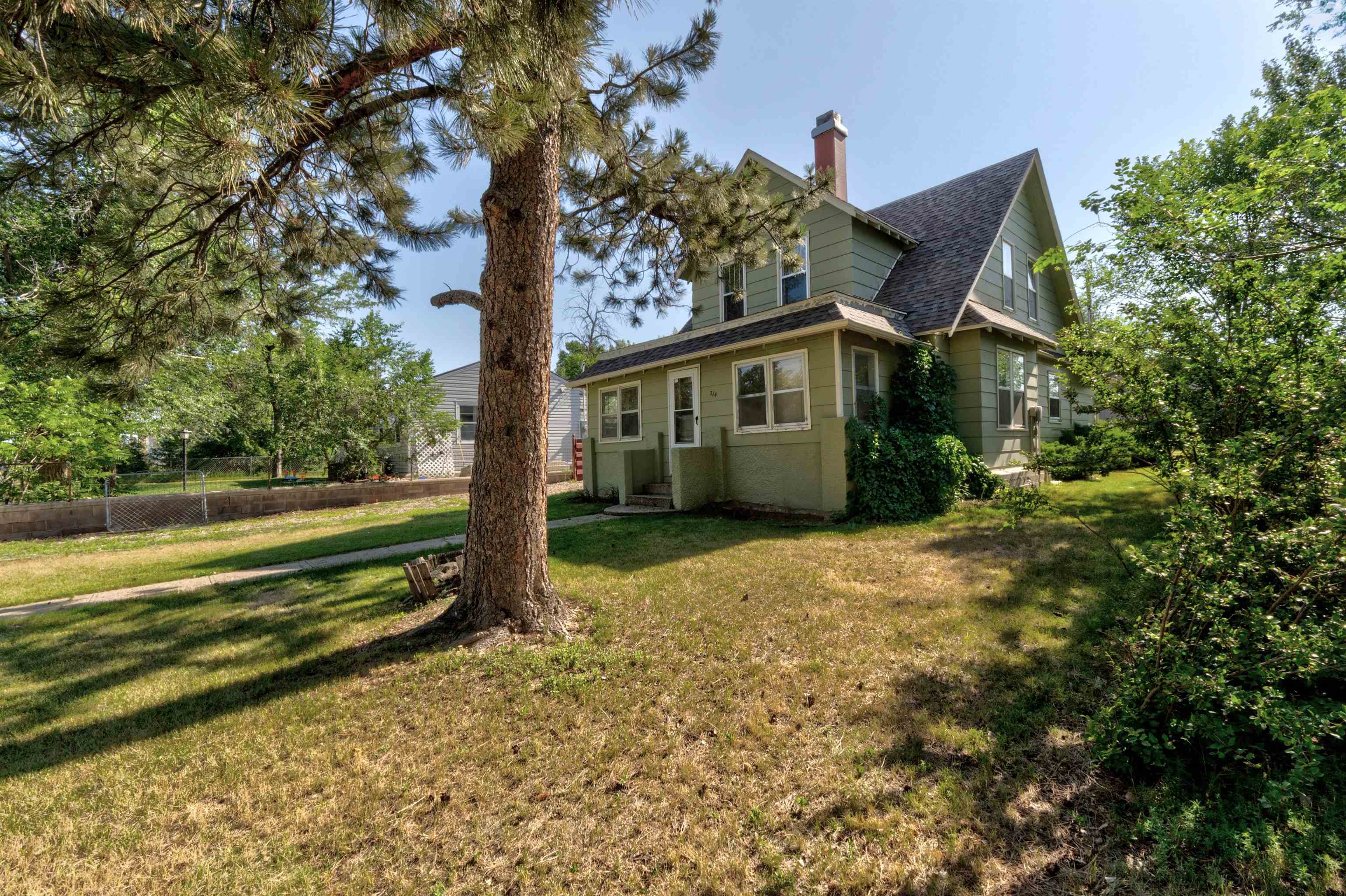 Property Photo: 314 S Bailey Avenue SD 57761