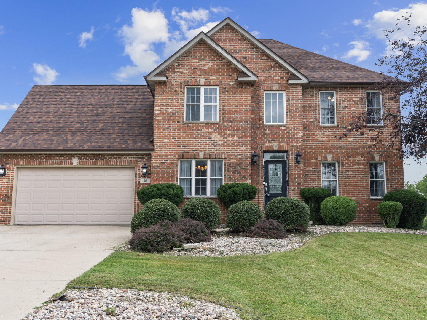 Property Photo: 511 E Rennesoy Drive IL 60541