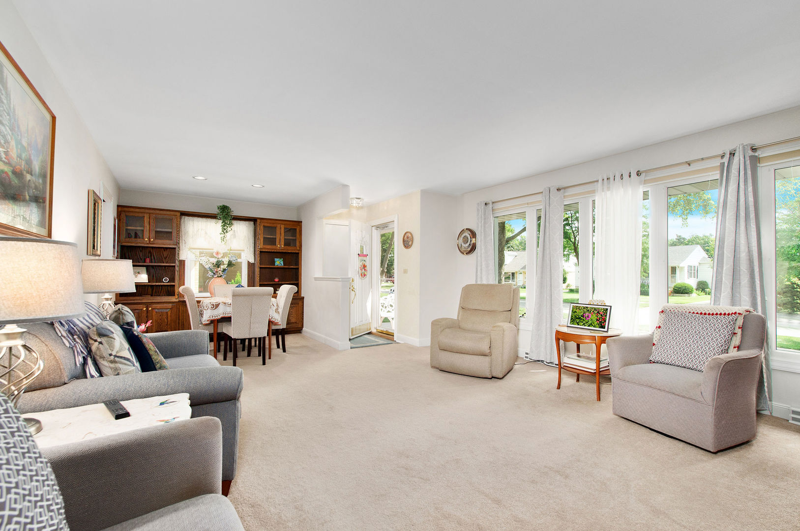 Property Photo:  404 N Elmhurst Avenue  IL 60056 
