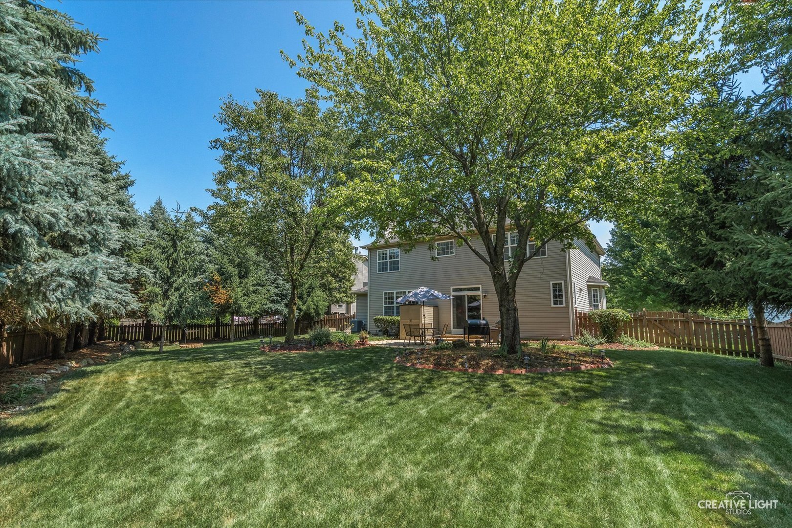 Property Photo:  211 Cambridge Court  IL 60543 