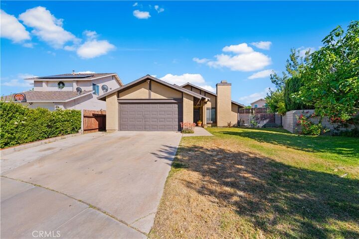 Property Photo: 4846 Karling Place CA 93552