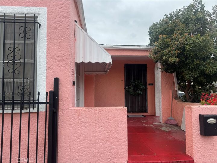 Property Photo:  529 W 56th Street  CA 90037 